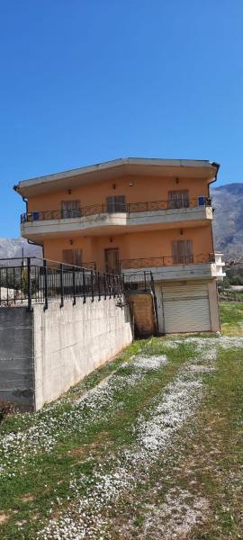 SUMMER RESIDENCE